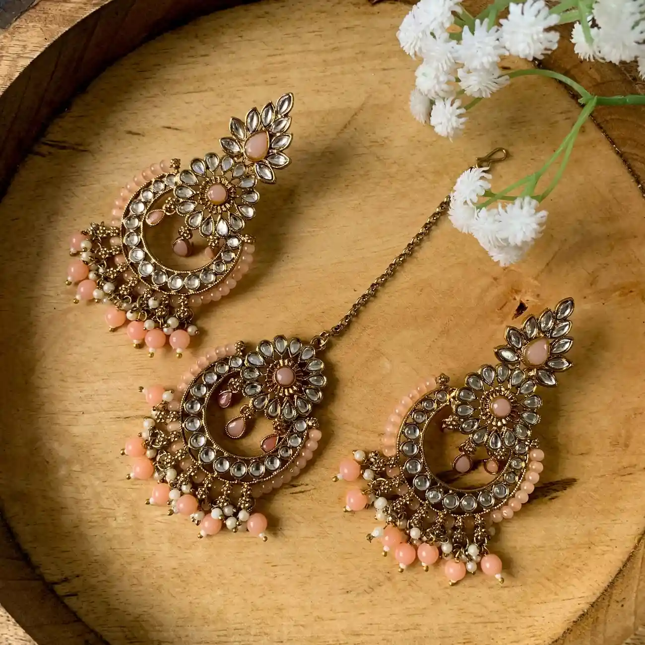 Kundan Peach Maang Tikka and Earrings Set
