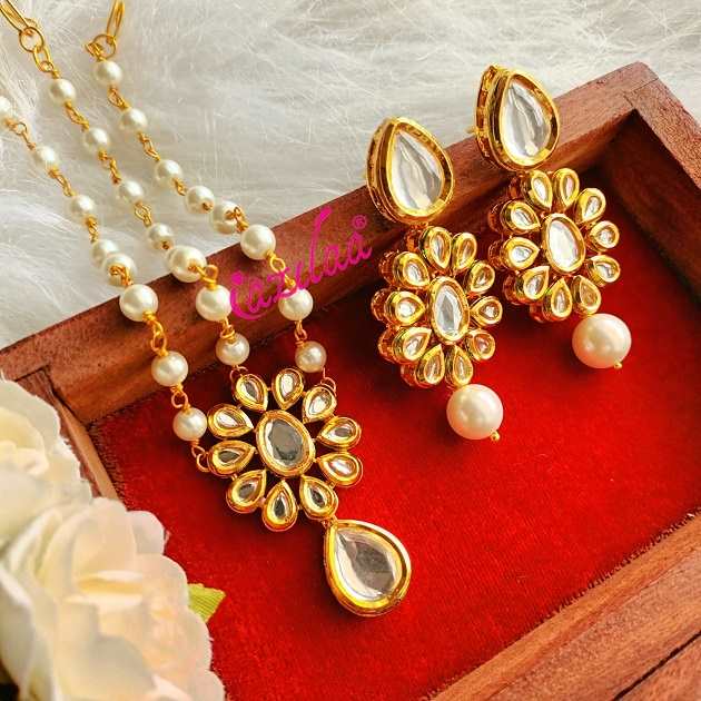 Gold Plated kundan Maang Tikka and Earring Set