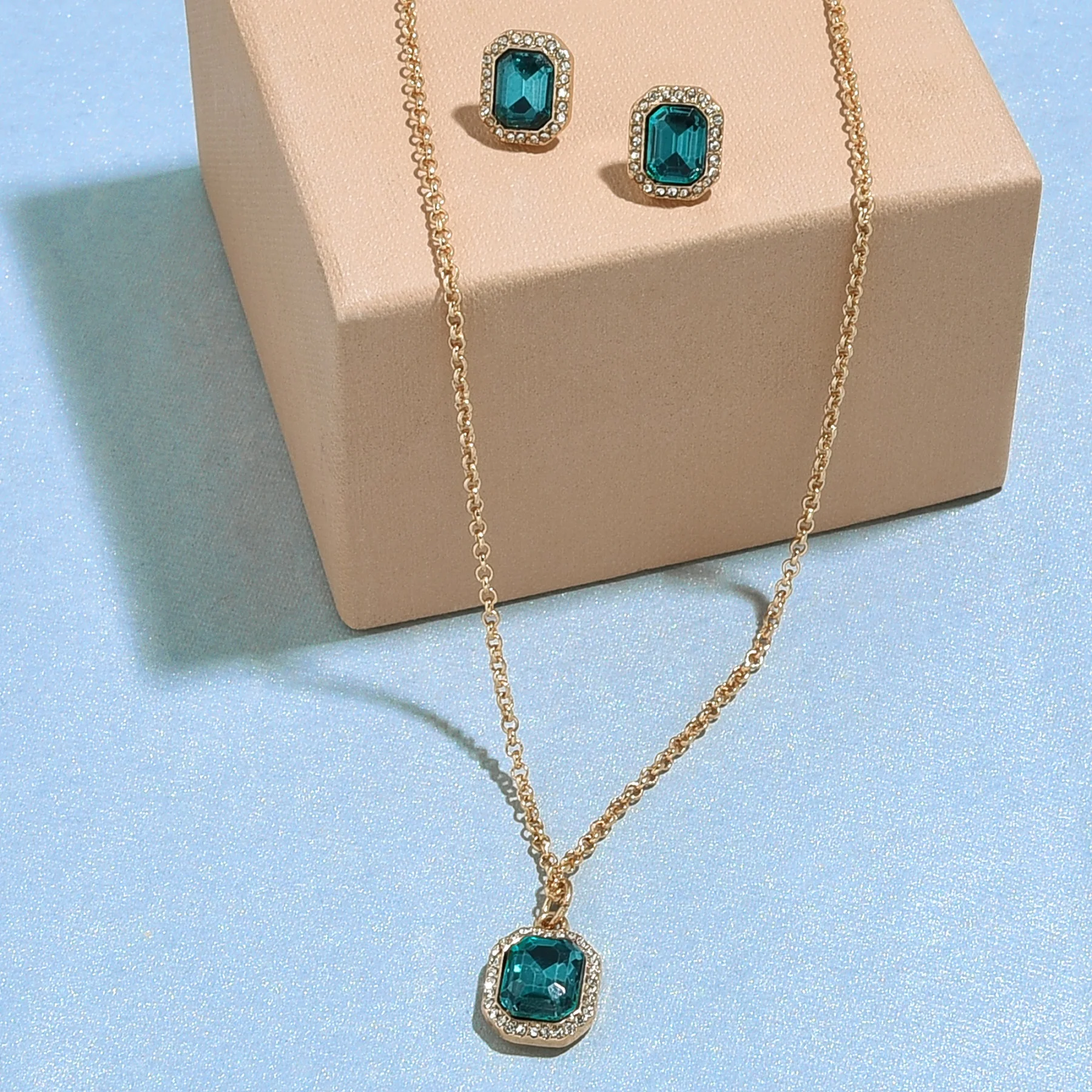 Emerald Green Stone Pendant and Earrings Set
